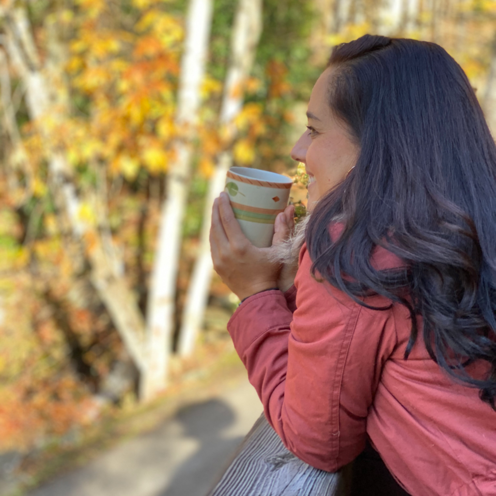 Tengo estudios en psicopedagogía, neuropsicología y educación.